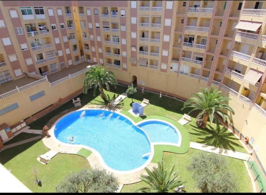 Nice Apartment Near The Park Torrevieja Buitenkant foto