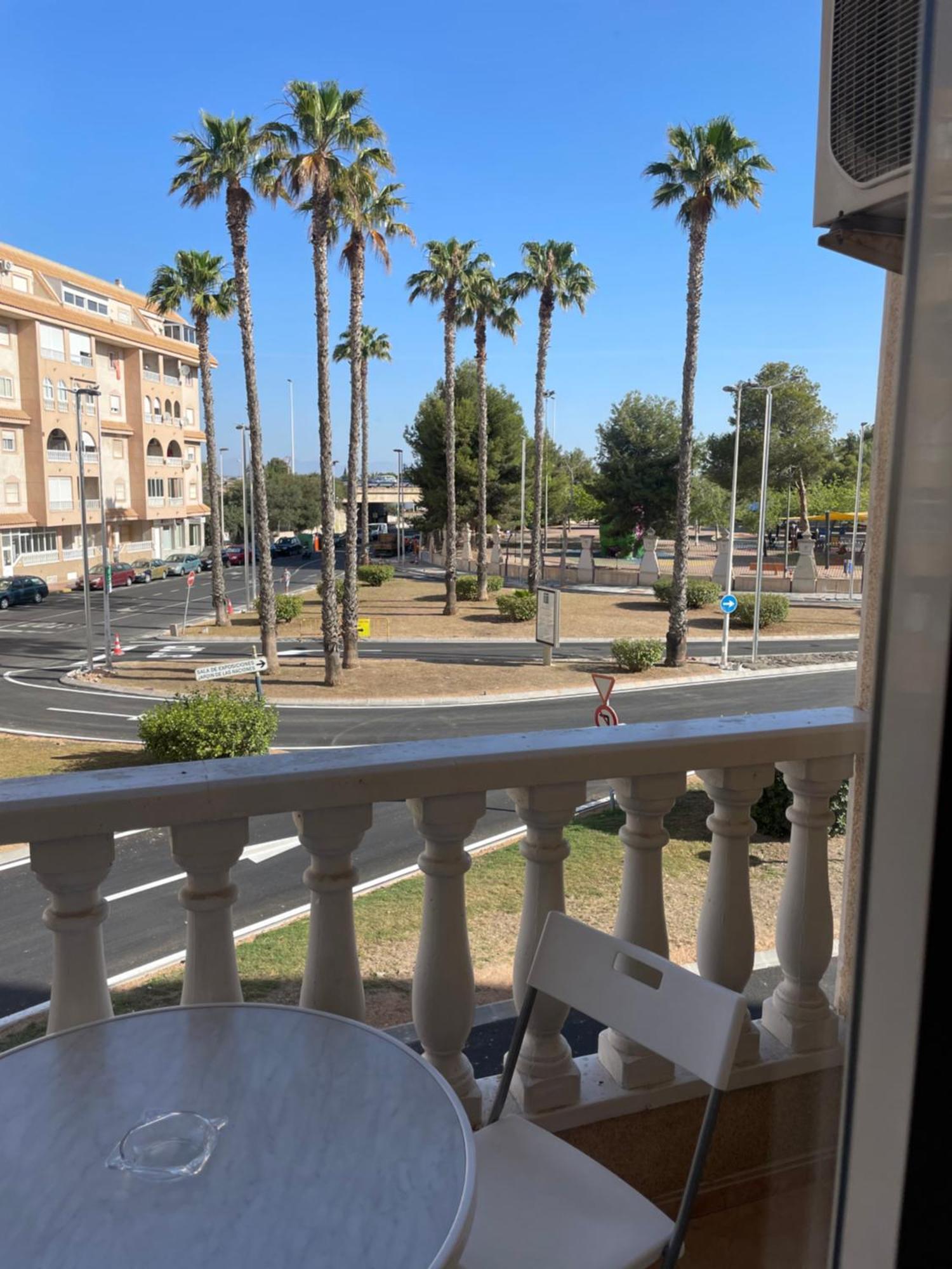 Nice Apartment Near The Park Torrevieja Buitenkant foto